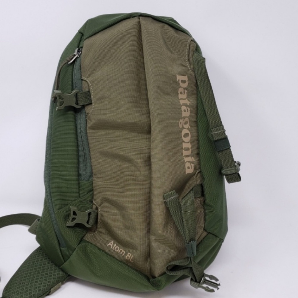Urban Outfitters x Patagonia Atom 8L Sling Bag